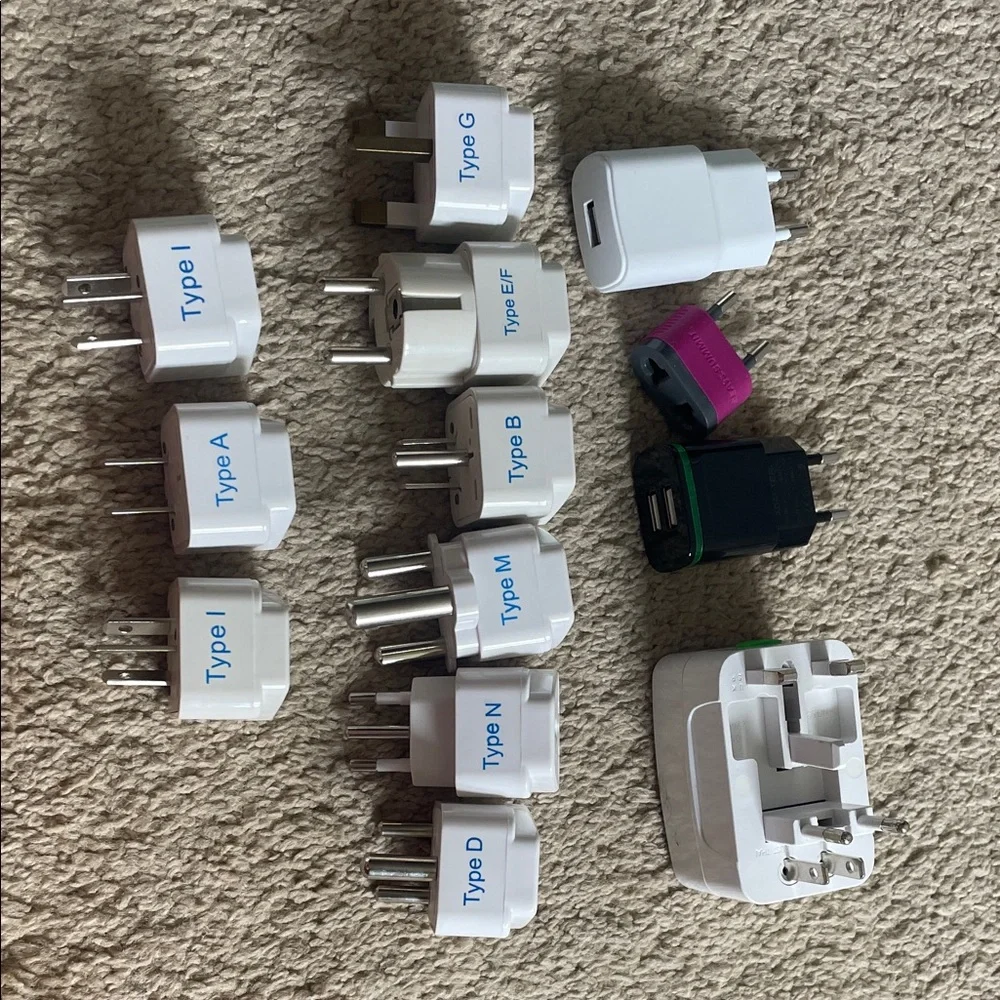 Universal Travel Adapter Set - White